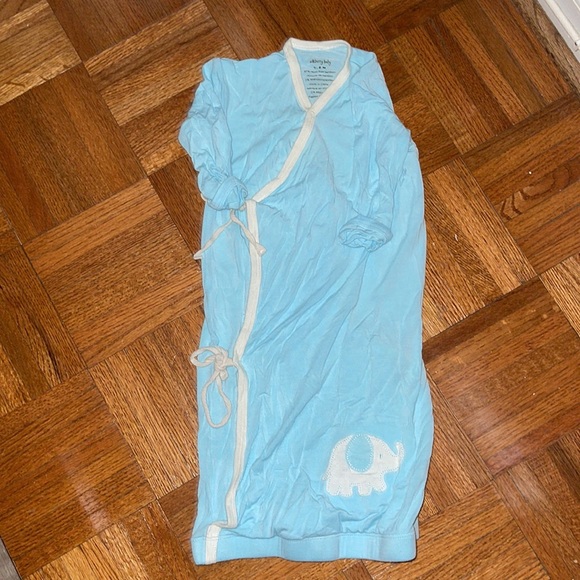 Silk Berry baby kimono style Sleepsack Daygown blue and white elephant Appliqué - Picture 1 of 4